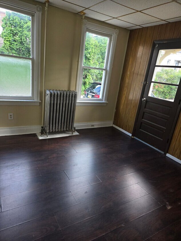 Primary Photo - 230 N 10th St