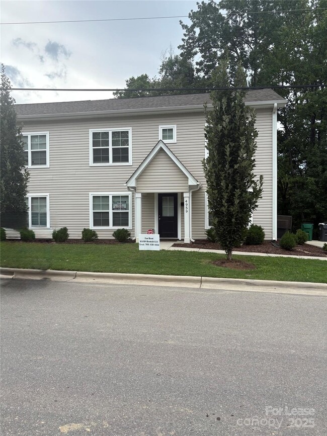 Building Photo - 4959 Hillsboro Ave