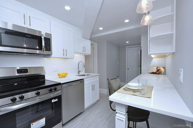 Foto del edificio - 105 Garth Rd