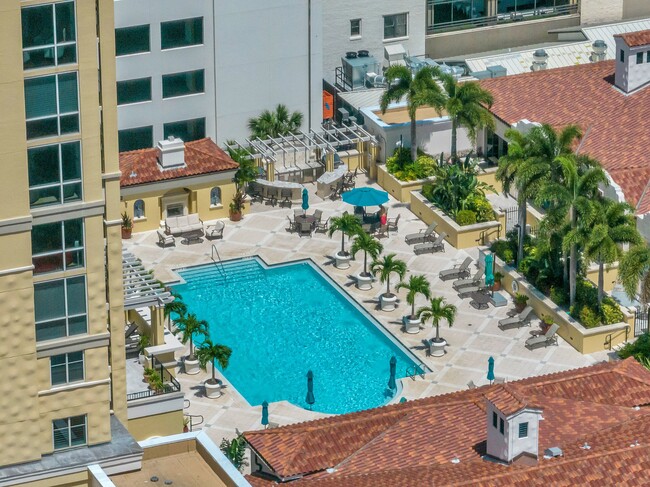 Foto del edificio - 300 Beach Dr NE