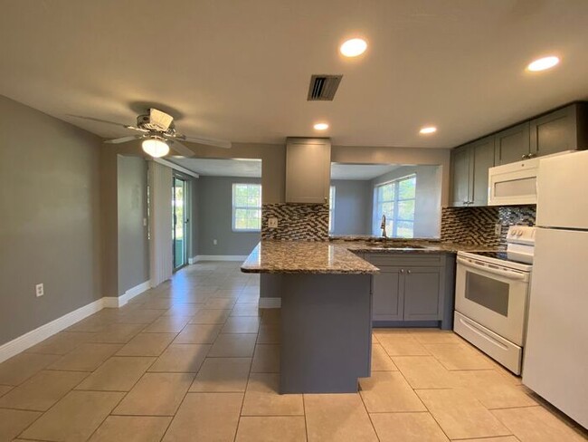 Building Photo - 7407 Princeton Dr