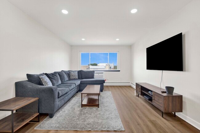 Foto del edificio - 607 W Wrightwood Ave