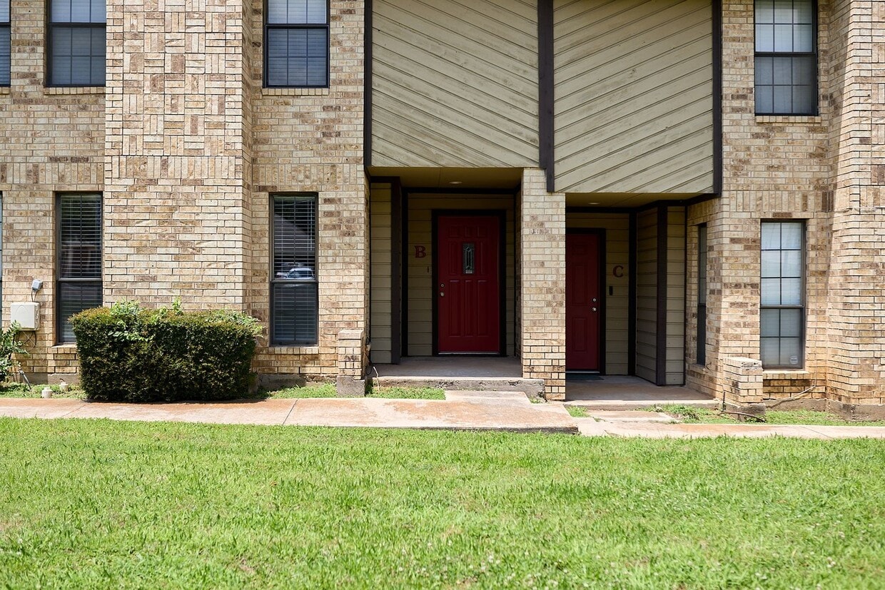Photo - 900B Kilkenny Court