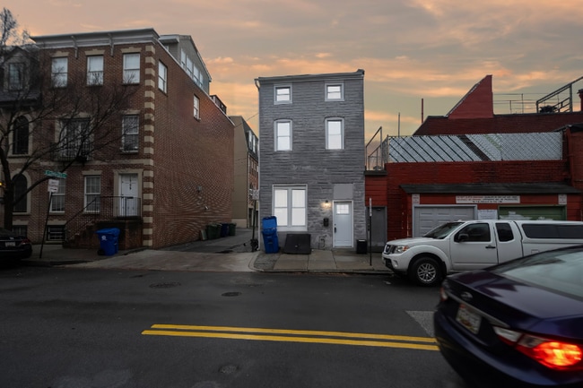 Photo - 1703 E Lombard St Apartment