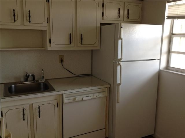 Foto principal - 7420 Harding Ave