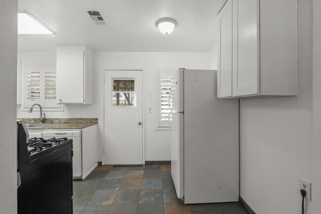 Foto del edificio - Lovely Single Family Home in Prime Fullerton Neighborhood