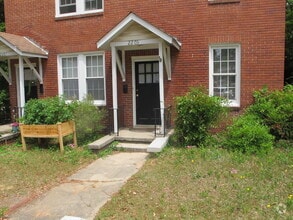 Building Photo - 2203 Lee St