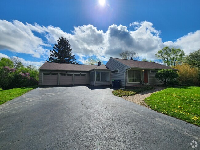 Building Photo - 1742 Turk Hill Rd