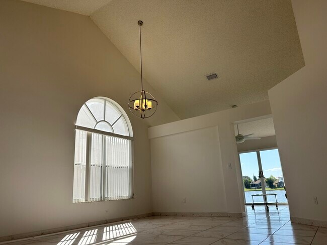Building Photo - 9589 Tavernier Dr