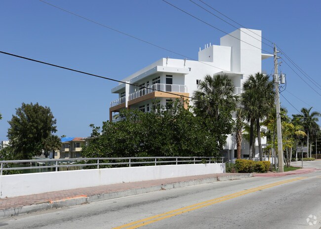 Building Photo - 7700 Tatum Waterway Dr