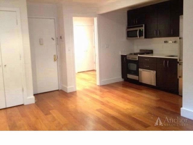Primary Photo - 20 E 4th St