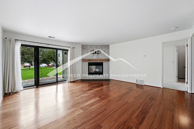 Foto del edificio - Spacious Condo with Washer/Dryer and Centr...