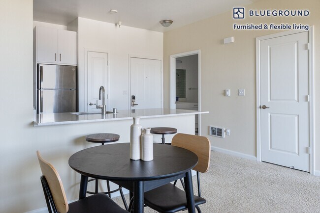 Foto del edificio - 101 McLellan Drive