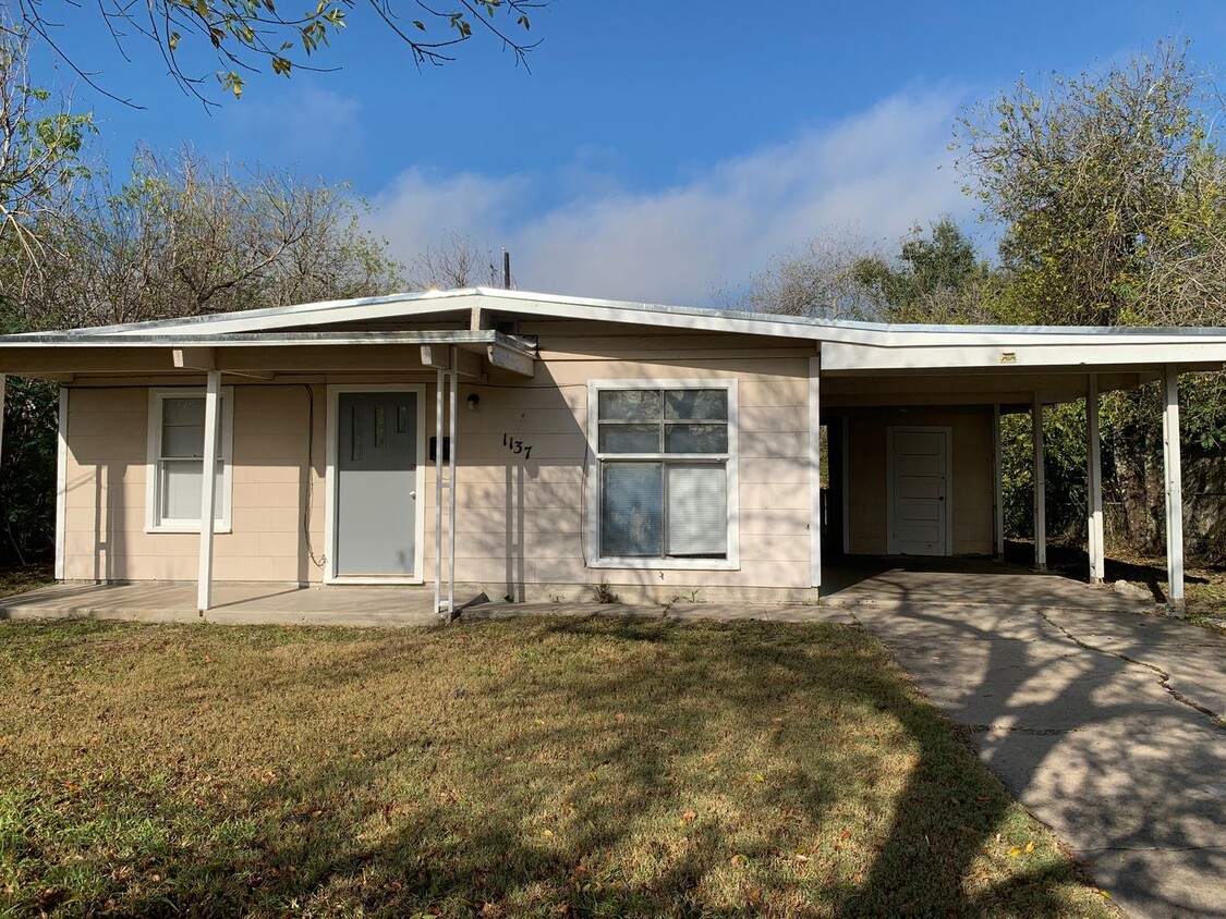 3 br, 2 bath House 1137 Bernice Drive House Rental in Corpus