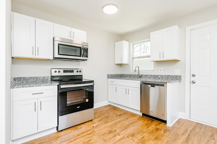Primary Photo - NEWLY RENOVATED 2 bedroom, 1 bathroom at G...