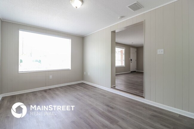 Foto del edificio - 3914 Deleuil Ave