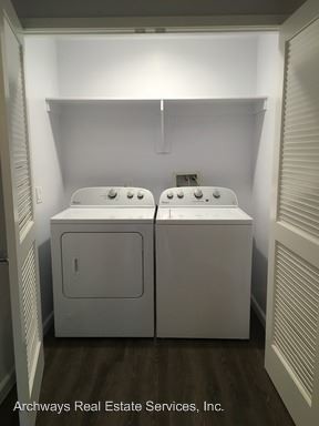 Foto del edificio - 8822 Burnet Ave