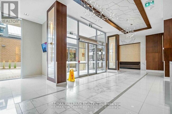Building Photo - 591-591 Sheppard Ave E
