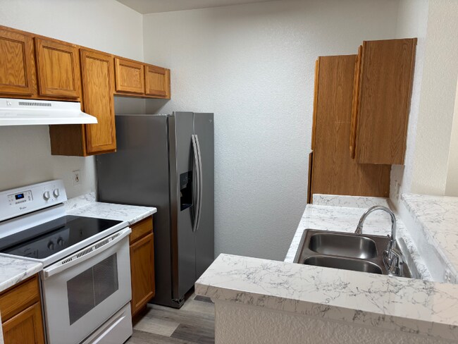 Building Photo - 912 S Yampa St