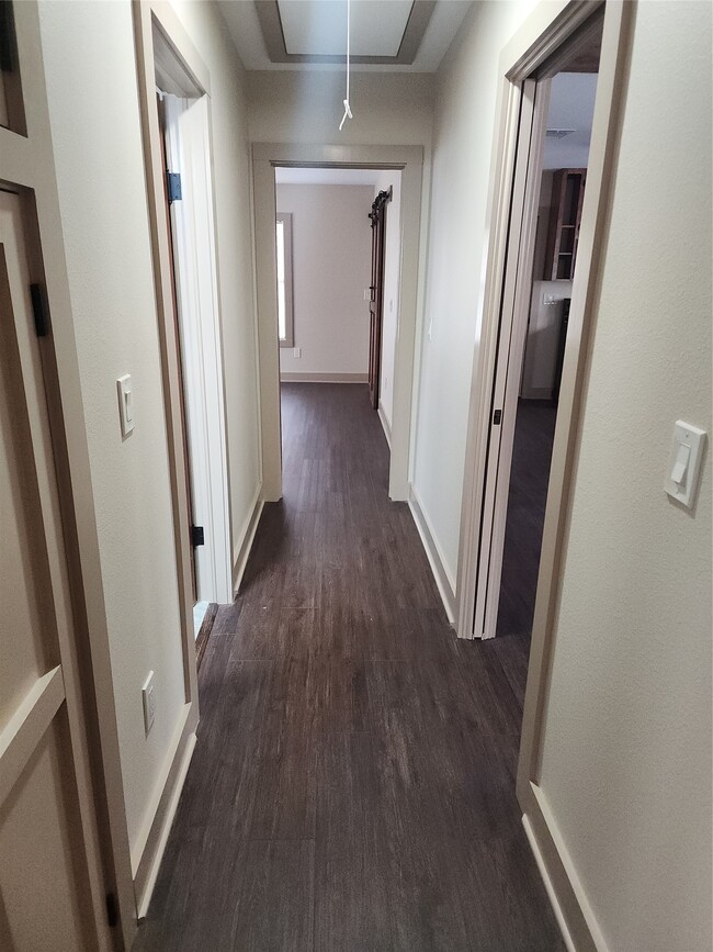 Foto del edificio - 1128 Farm to Market Rd 532