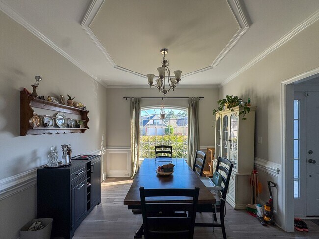 Foto del edificio - Well-Maintained 4 Bed 2.5 Bath Home with a Pool