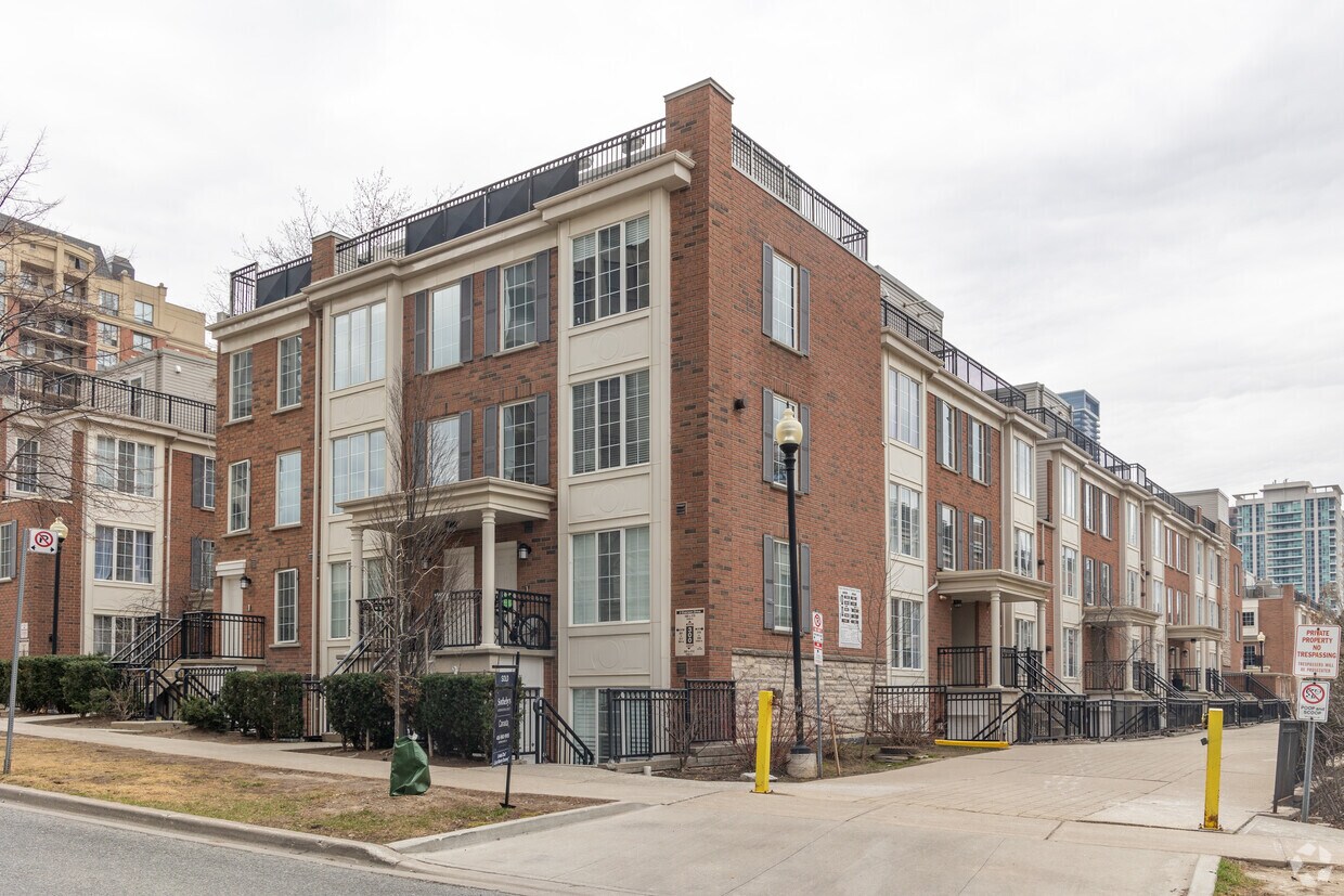 Building Photo - Toronto Centre Townhomes