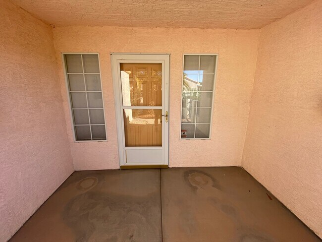 Front Entry (Outside) - 394 Thompson Dr
