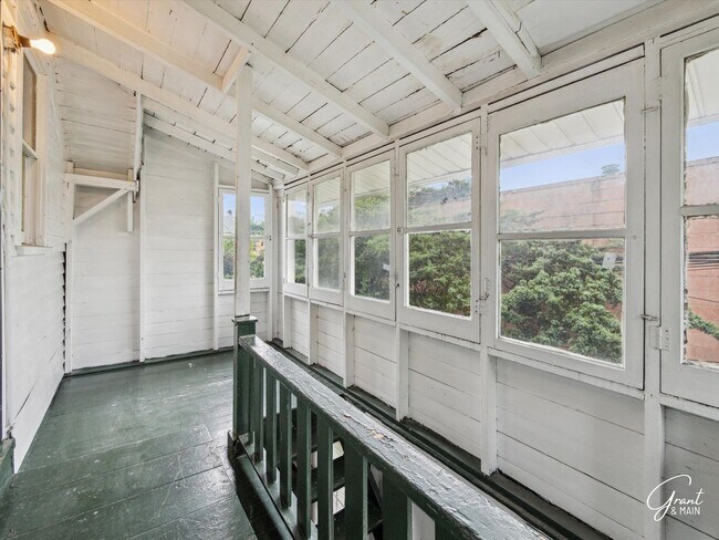 Foto del edificio - 14702 Winthrop St