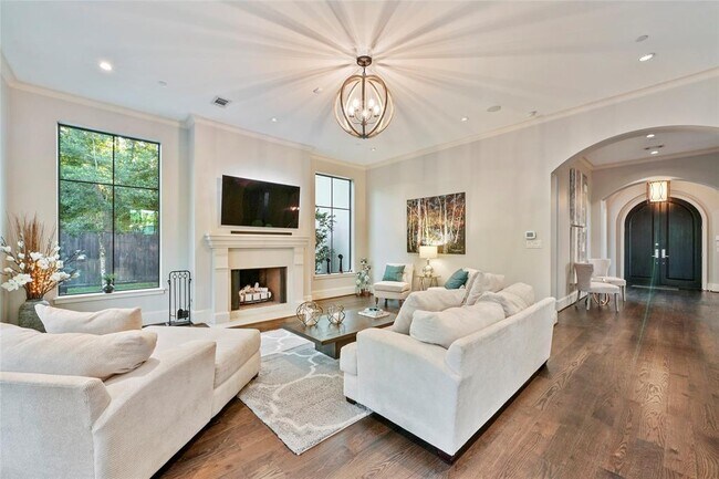 Building Photo - 11313 Surrey Oaks Ln