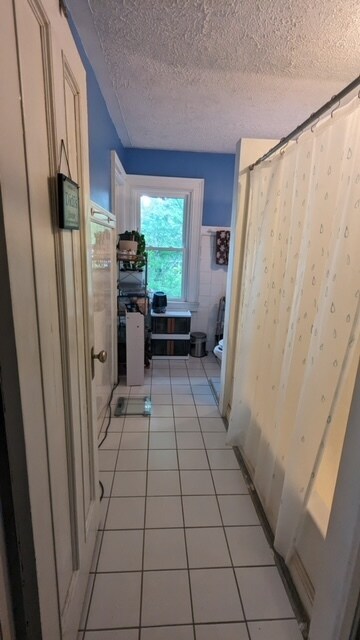 Bathroom - 195 Dartmouth St