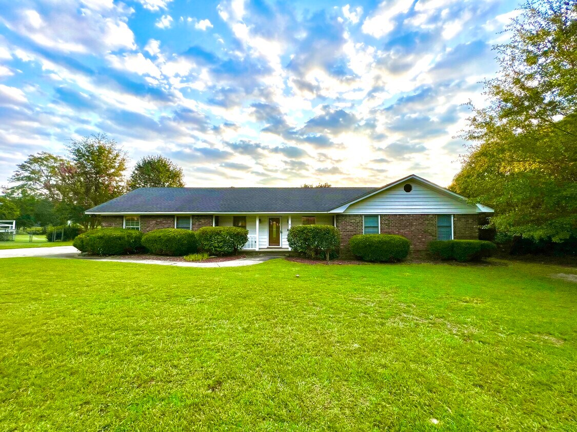 1339 Shoreland Dr, Sumter, SC 29154 House Rental in Sumter, SC