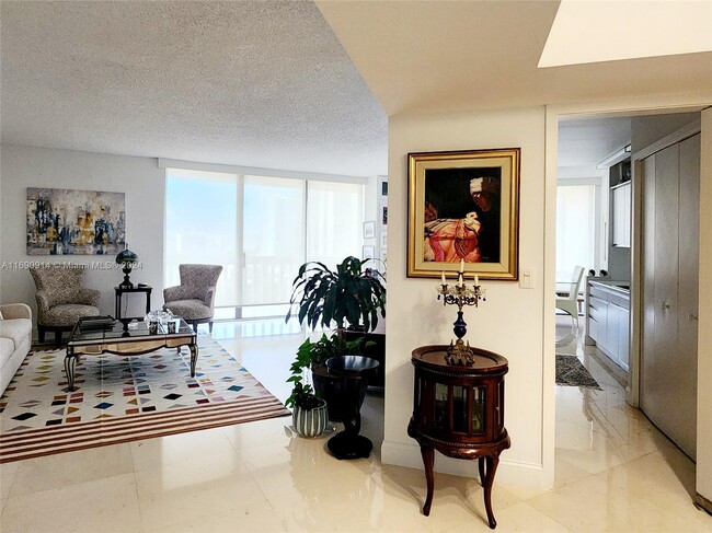 Foto del edificio - 19355 Turnberry Way