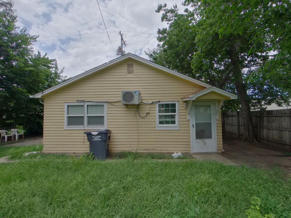 Primary Photo - 2239 S Mosley St