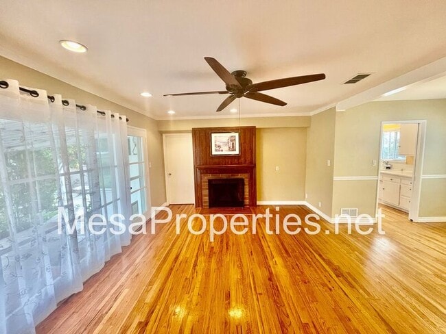 Foto del edificio - 334 Springfield St