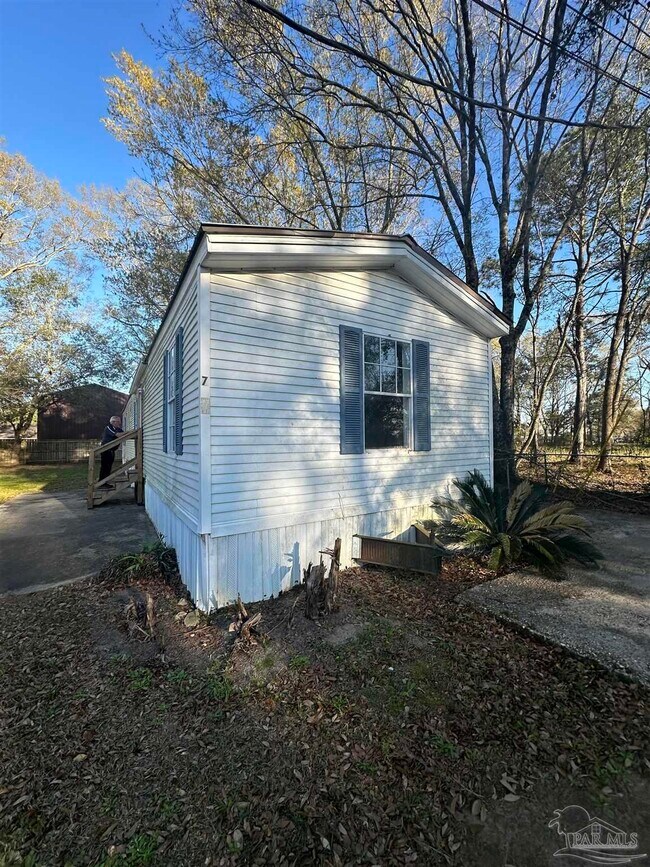 Foto del edificio - 2866 Pine Forest Rd