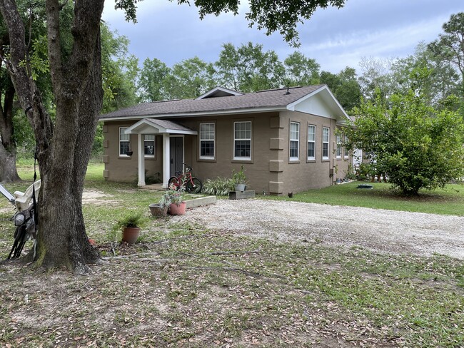 Building Photo - 11921 Woodland Ave