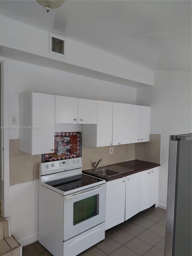 Foto del edificio - 3171 NW 28th St