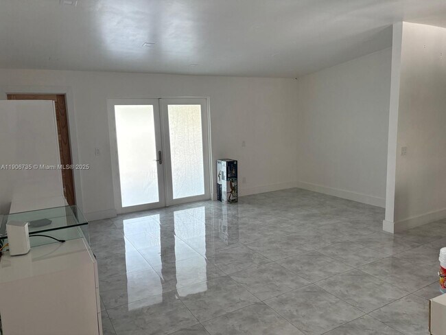 Foto del edificio - 13847 Jackson St