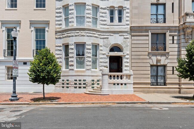 Foto del edificio - 6 W Mt Vernon Pl