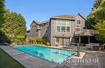 Building Photo - 14960 SW Brooklet Pl