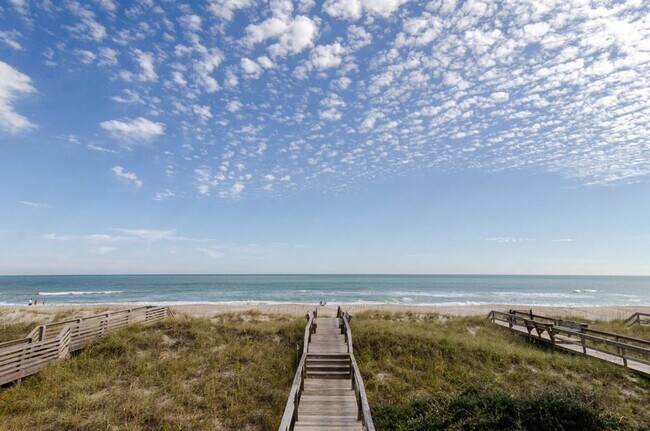 Building Photo - 609 Carolina Beach Ave S