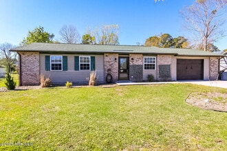 Building Photo - 141 Bayberry Rd