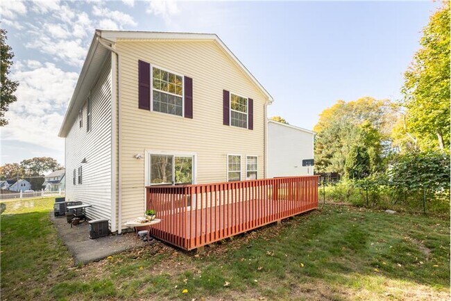 Building Photo - 107 Waverly Ave
