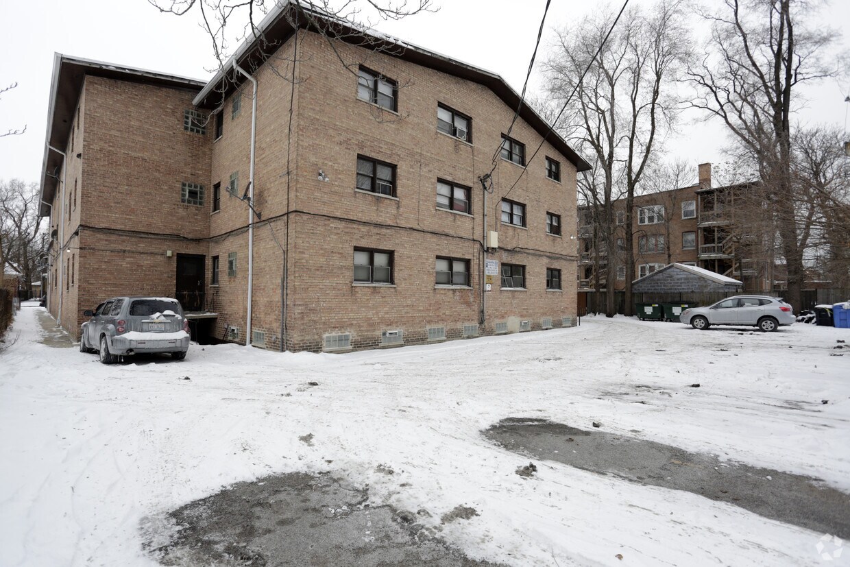 Foto del edificio - 7421-7427 S Yates Blvd