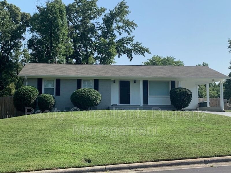 Primary Photo - 4109 Queen Beth Dr