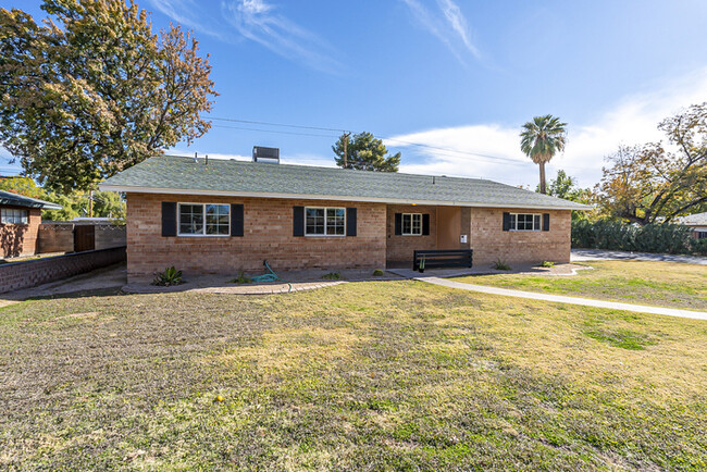 Building Photo - Beautiful Biltmore 4 Bedroom Home