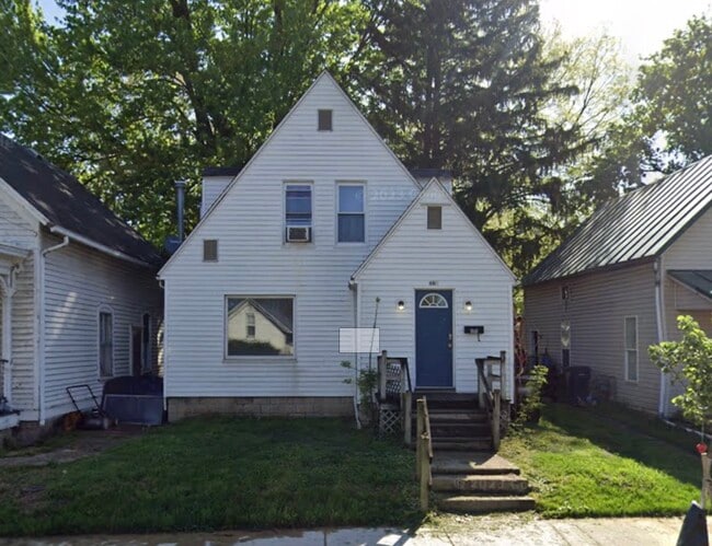 Building Photo - 608 N Sandusky St