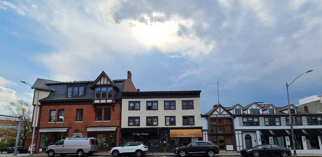 Exterior - 12 W Putnam Ave