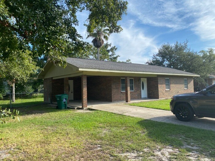 Primary Photo - Beautiful 3/1.5 House in Waveland, MS
