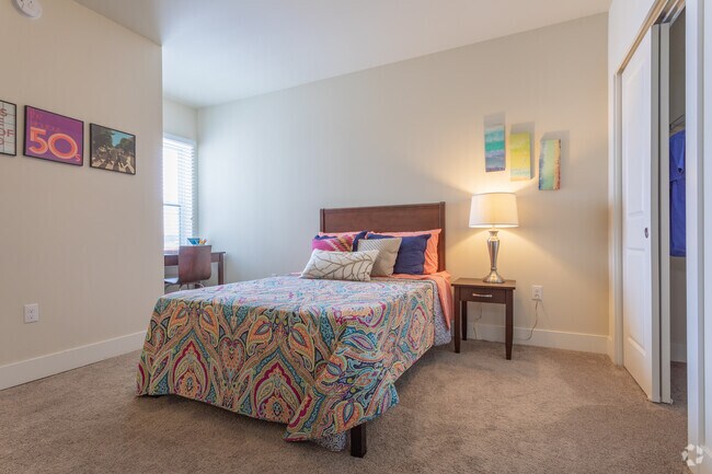 4HAB, 4HAB - 1,400 ft² - Lodges of Colorado Springs Student Housing